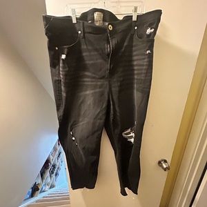 Serra Retreat Distressed black jeans 22w